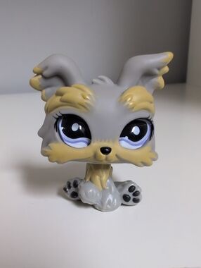 Littlest Pet Shop #883 Dog With Glass Purple Eyes Authentic Hasbro LPS